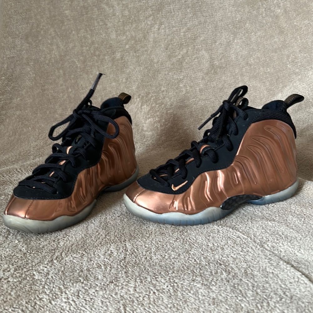 Nike little posite